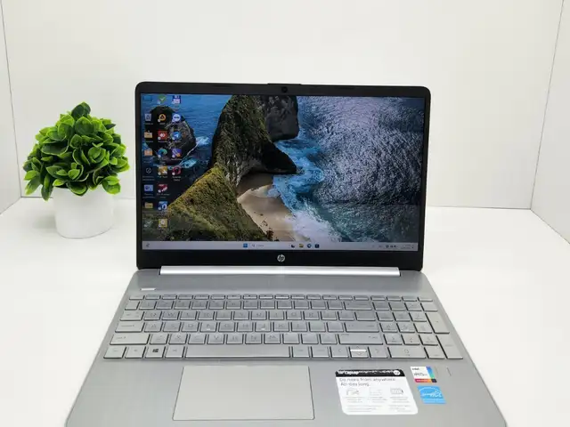 Ноутбук HP laptop core i5-1235U 8/256SSD iris Xe Graphics, Хуҷанд