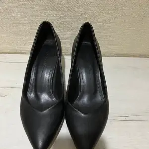 Классические чёрные туфли для офиса, Душанбе
