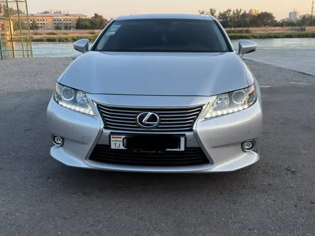 Lexus ES series