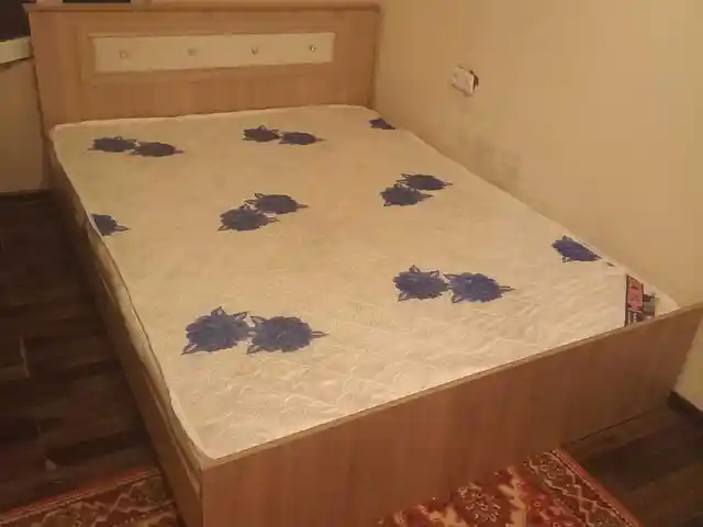 Двуспальная кровать, Душанбе