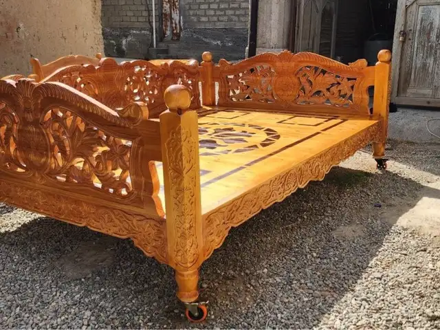 Королевский тапчан, Худжанд