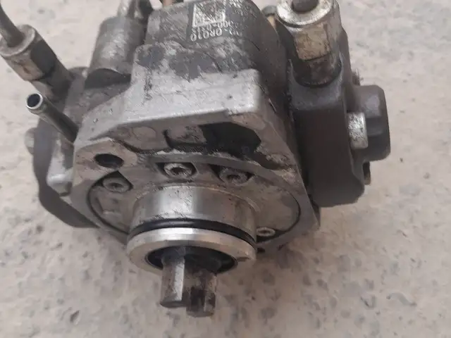 Топливный насос от Toyota, Худжанд
