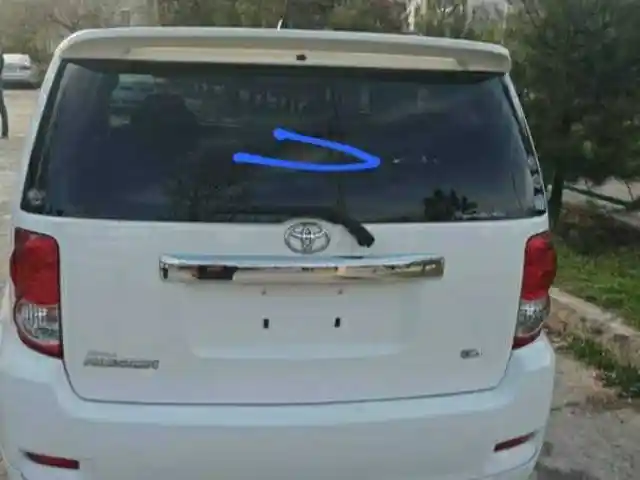 Заднее тонированное стекло на Toyota Rumion, Душанбе