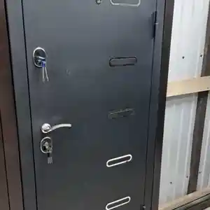 Железная дверь, Душанбе