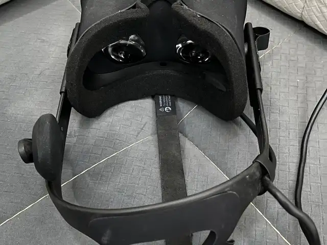 Очки 3D Oculus Rift CV1 Полный комплект 2 сенсора и контроллеры, Хуҷанд