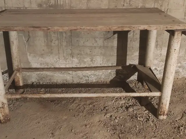 Железный стол, Худжанд