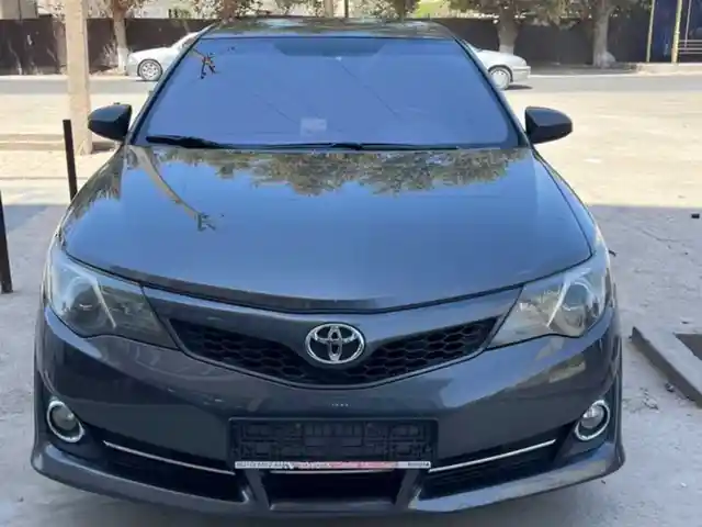 Стекло на Toyota Camry 3, Душанбе