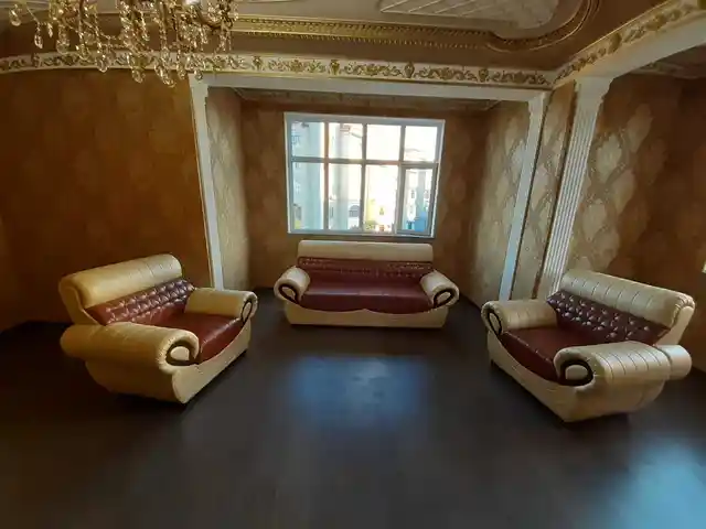 Диван и кресла тройка, Хуҷанд