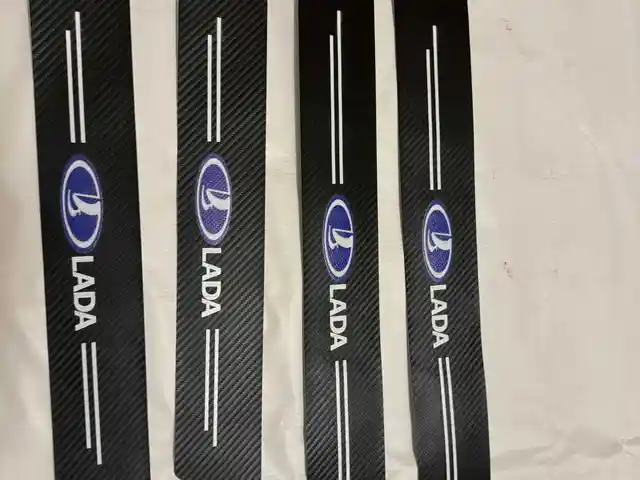 Защитная наклейка на пороги Lada, Душанбе