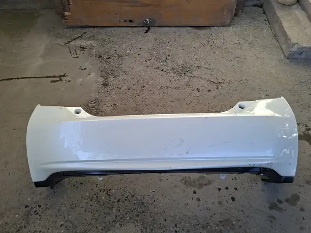 Задний Бампер от Toyota Prius, Душанбе