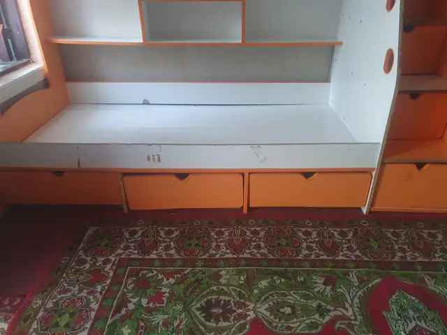 Детская двухъярусная кровать, Худжанд