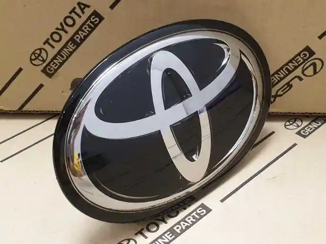 Передний знак от Toyota Camry 6, Душанбе
