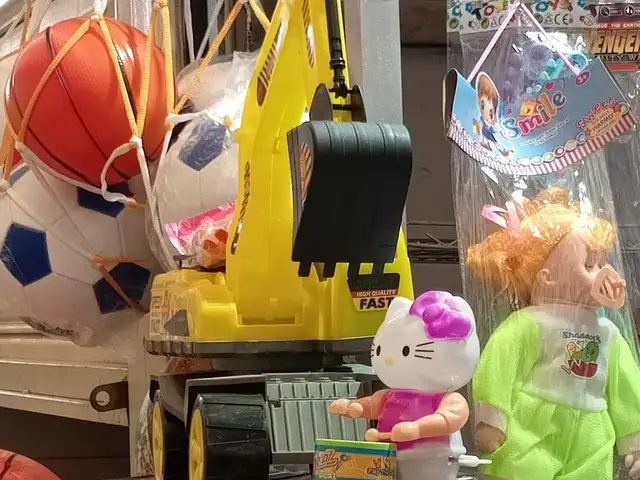 Экскаватор игрушечный, Душанбе