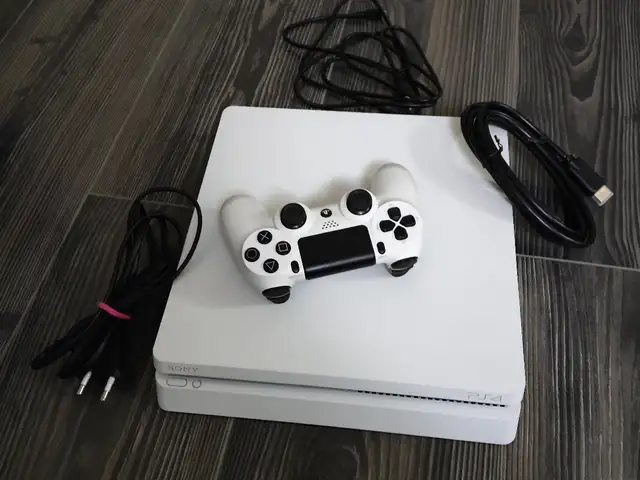 Игровая приставка Sony PlayStation 4 Slim, Душанбе