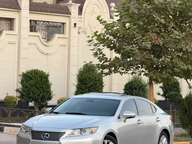Lexus ES series