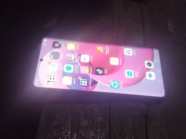 Телефон Honor, Восеъ