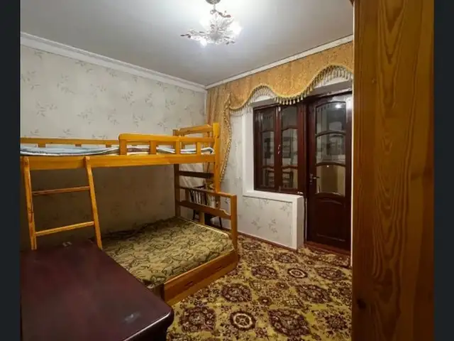 3-комн. квартира, 4 этаж, 75м², Универмаг, Хуҷанд