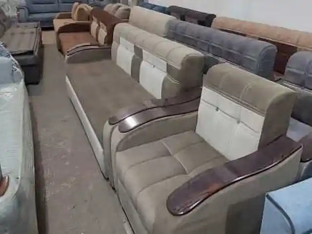 Диван с кремлами, Душанбе