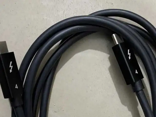 Thunderbolt 4 кабель 2м, Душанбе