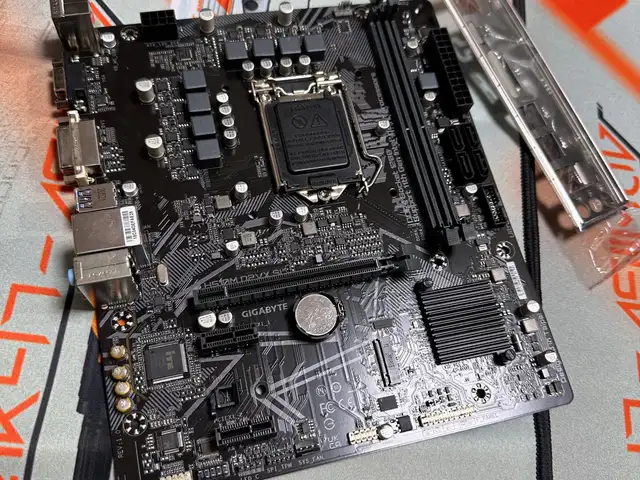 Материнская плата GIGABYTE H510, Душанбе