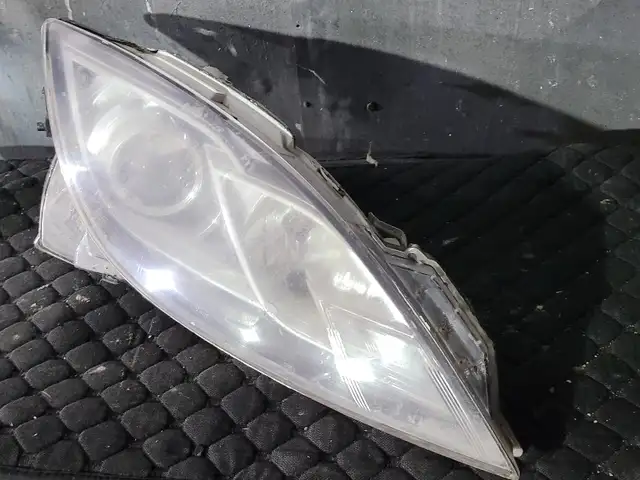 Фара от Mazda, Худжанд