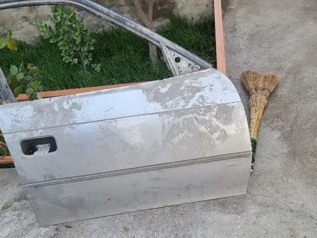 Передняя правая дверь на Opel Astra F, Худжанд