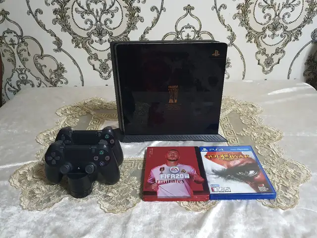 Игровая приставка Play Station 4 slim exclusive, Хуҷанд