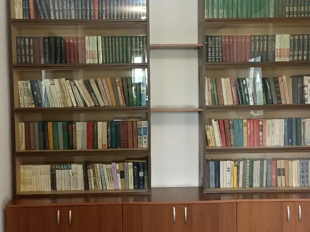 Книжные полки 12 шт, Душанбе