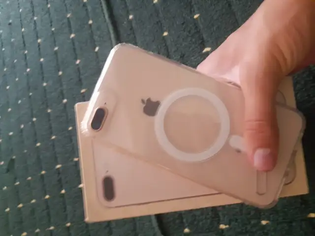 Apple iPhone 8 plus, 64 gb, Gold, Вахдат