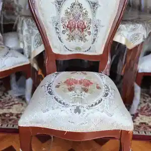 Стол и стулья, Ванҷ
