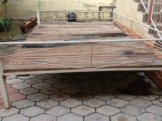 Тапчан кат, Душанбе