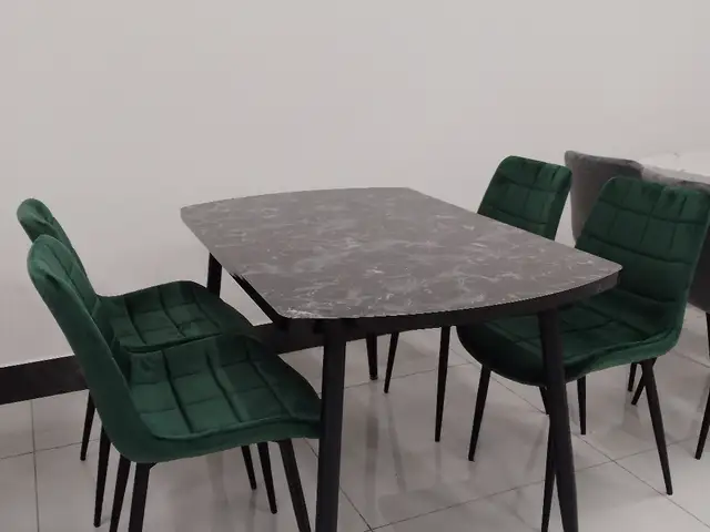 Стол и стулья, Душанбе