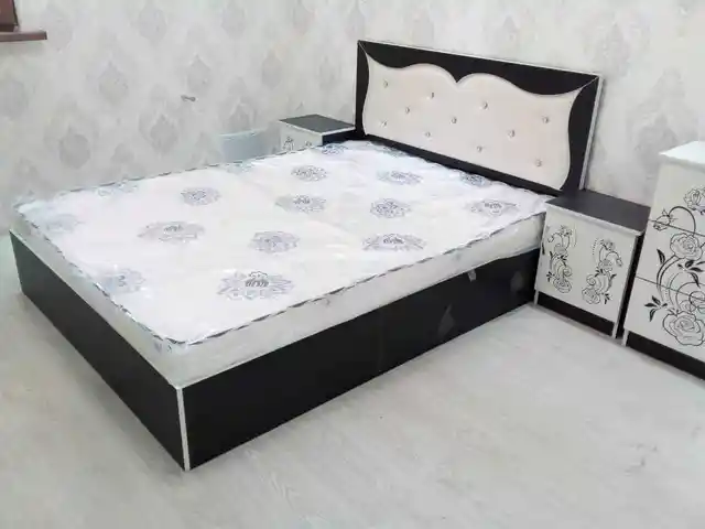 Двуспальная кровать, Душанбе