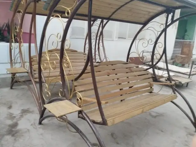 Качели, Конибодом