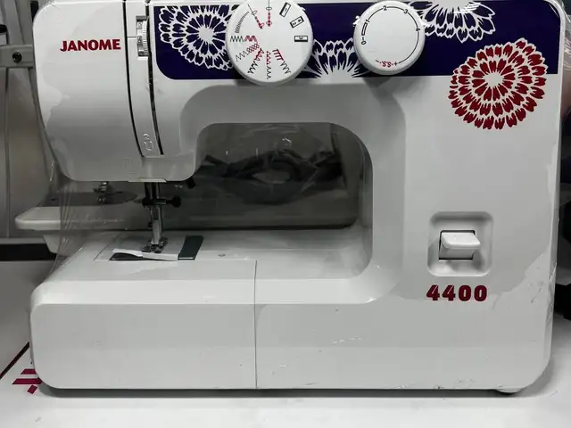 Швейная машина Janome 4400, Душанбе