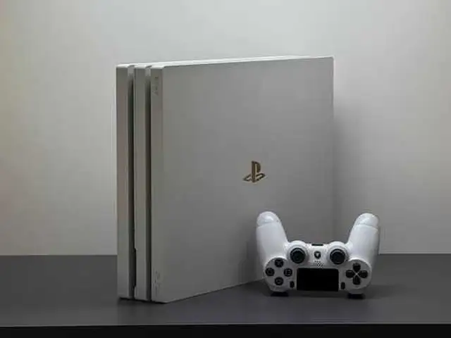 Игровая приставка Sony PlayStation 4 Pro, Душанбе