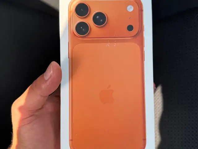 Apple iPhone 17 Pro Max, 256 gb, Cosmic Orange, Худжанд