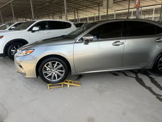 Lexus ES series