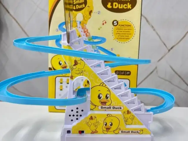 Интерактивная игрушка утята на горке, Душанбе