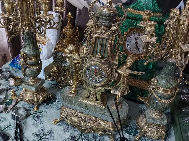 Часы с подсвечниками, Душанбе