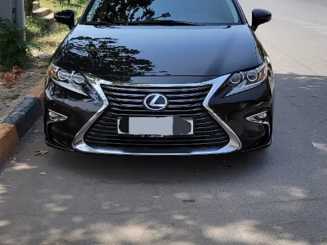 Lexus ES series