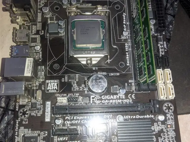 Комплект Gigabyte GA-B85M-HD3 с цпу Intel Core i3 4130 и 4Gb Ram 1333 MHz, Душанбе