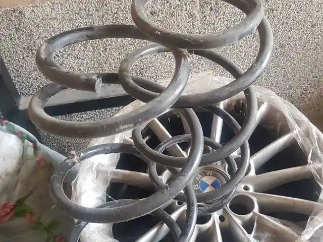 Передняя пружина от BMW e39, Худжанд