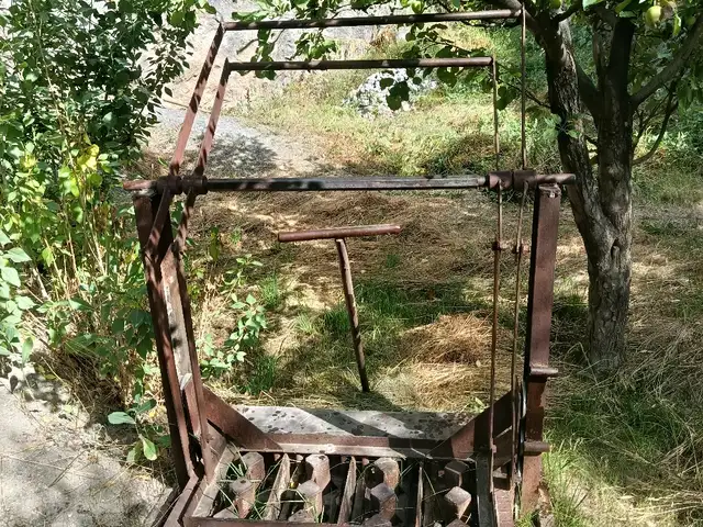 Ручной станок для изготовления шлакоблоков, Айни