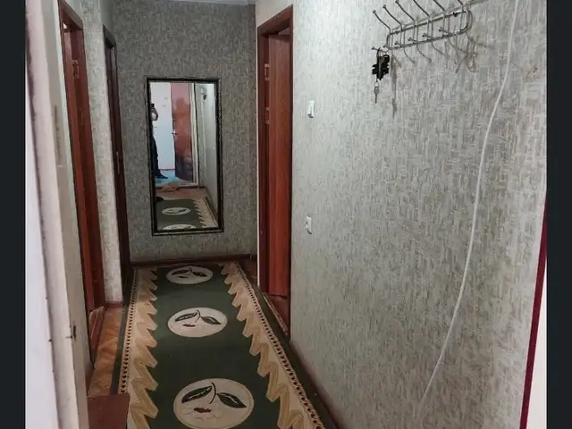 4-комн. квартира, 5 этаж, 78м², 102 мкр, назди ресторан Шахриëр, Душанбе