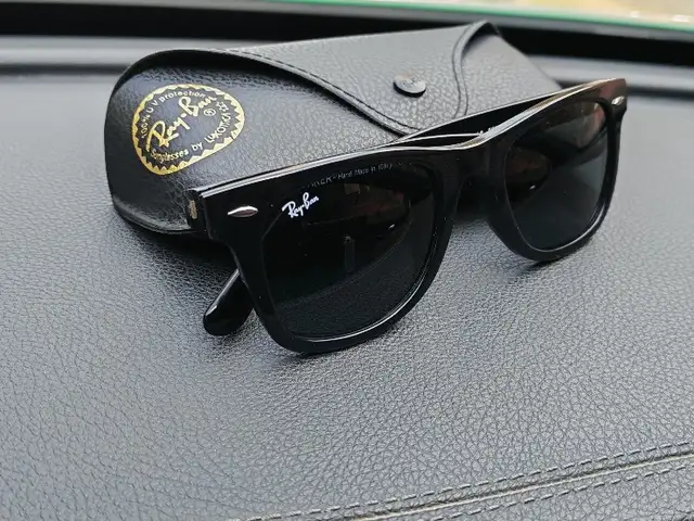 Очки Rayban, Душанбе