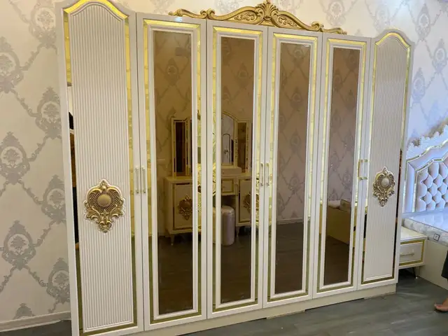 Королевский спальный гарнитур, Турсунзаде