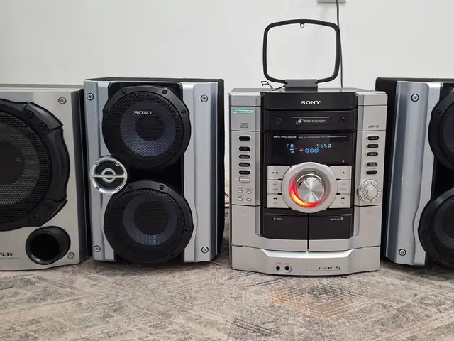 Музыкальный центр Sony MHC-RG490S, Душанбе
