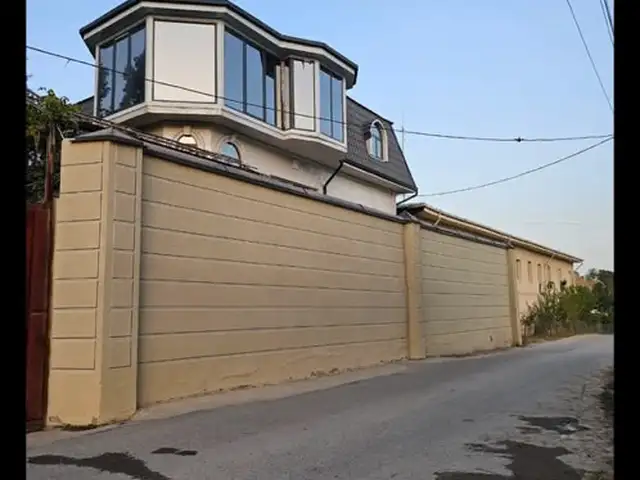 4-этажный, 6 комнатный дом, 200 м² м², сино , Душанбе