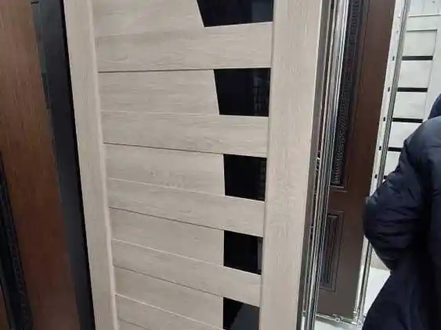 Дверь, Душанбе